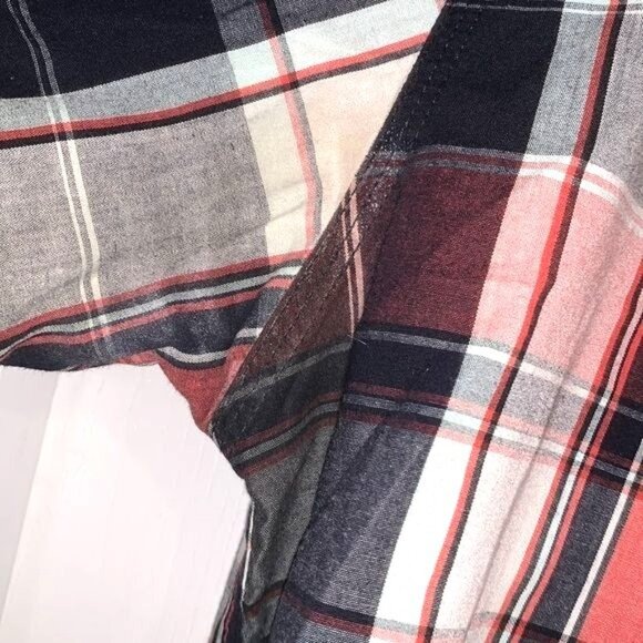 Levis Mens Red/Black Plaid Short Sleeve Button-Up Shirt Size M - Picture 5 of 10